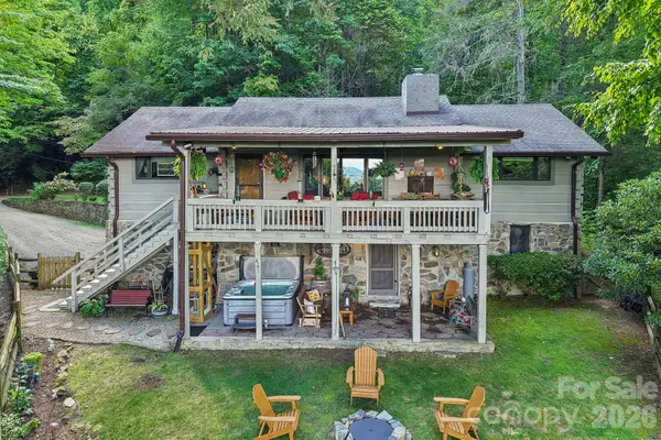 782 Setzer Cove Road, Maggie Valley, NC 28751