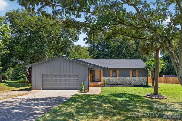 129 Mooreland Road, Mooresville, NC 28117