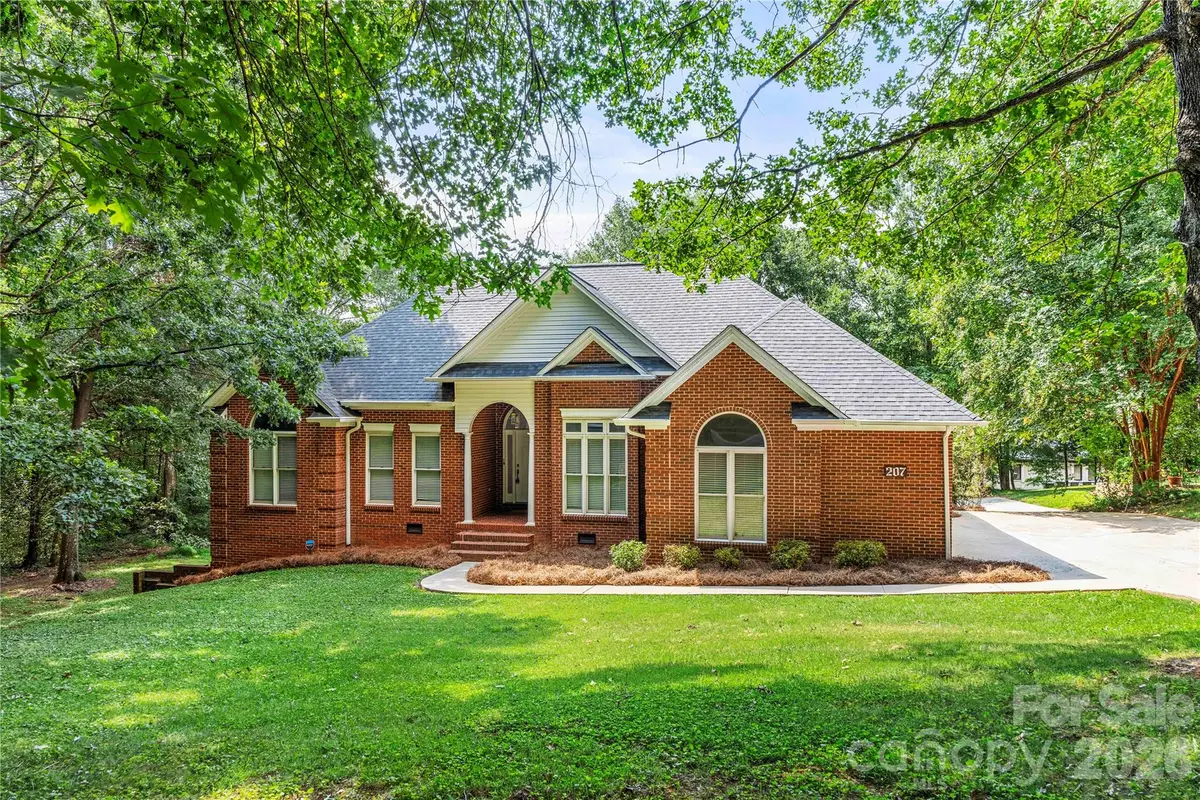 207 Hollow Road, Lincolnton, NC 28092 - #1