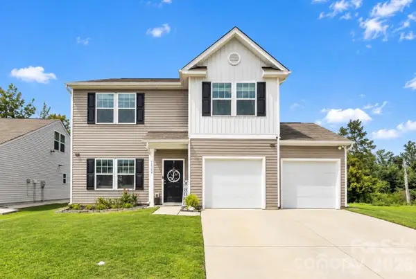 10304 Holly Park Drive, Charlotte, NC 28214