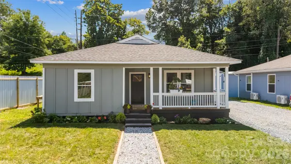156 Edwards Avenue, Swannanoa, NC 28778
