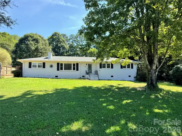 1442 Plumcrest Drive, Charlotte, NC 28216