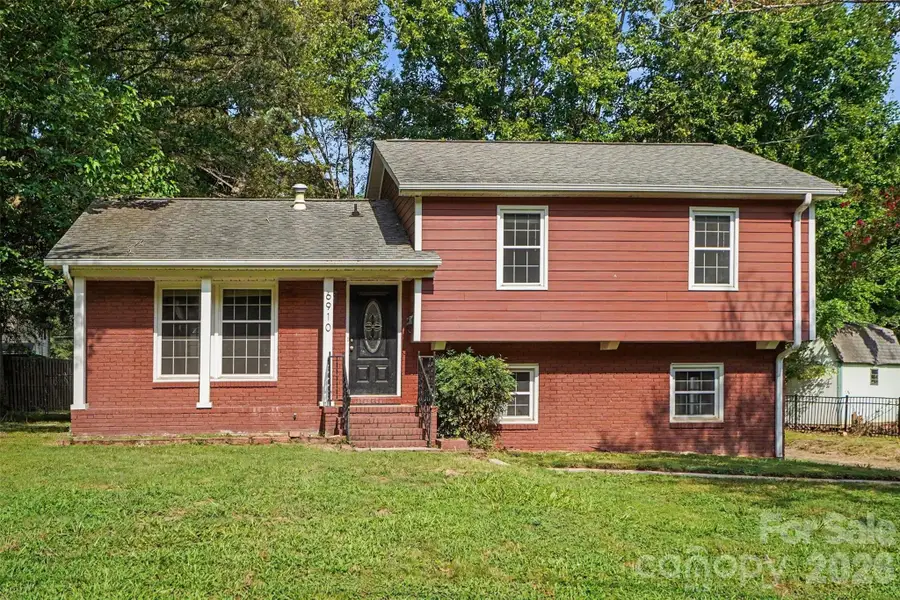 6910 Wrentree Drive, Charlotte, NC 28210 - #2