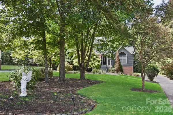 1861 Plaza Drive, Hickory, NC 28602