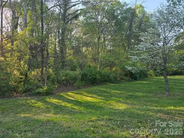 969 8th Avenue Nw, Hickory, NC 28601