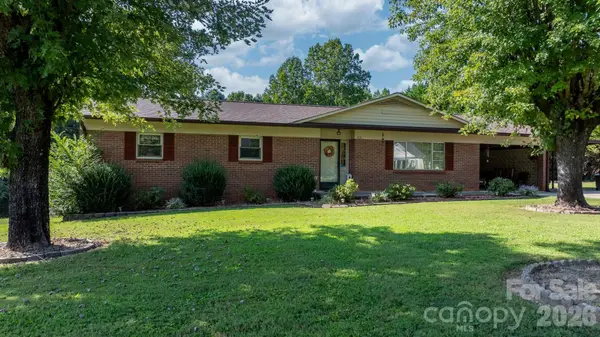 402 Dogwood Drive, Hickory, NC 28601