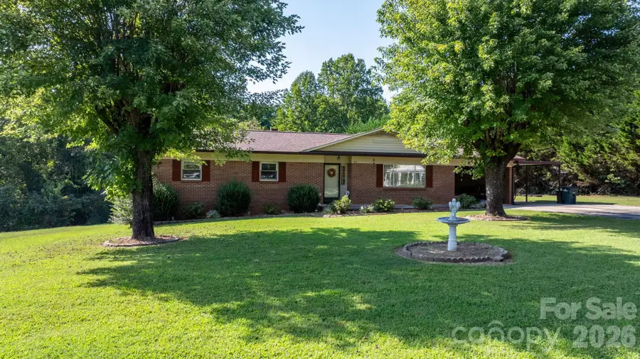 402 Dogwood Drive, Hickory, NC 28601 - #2