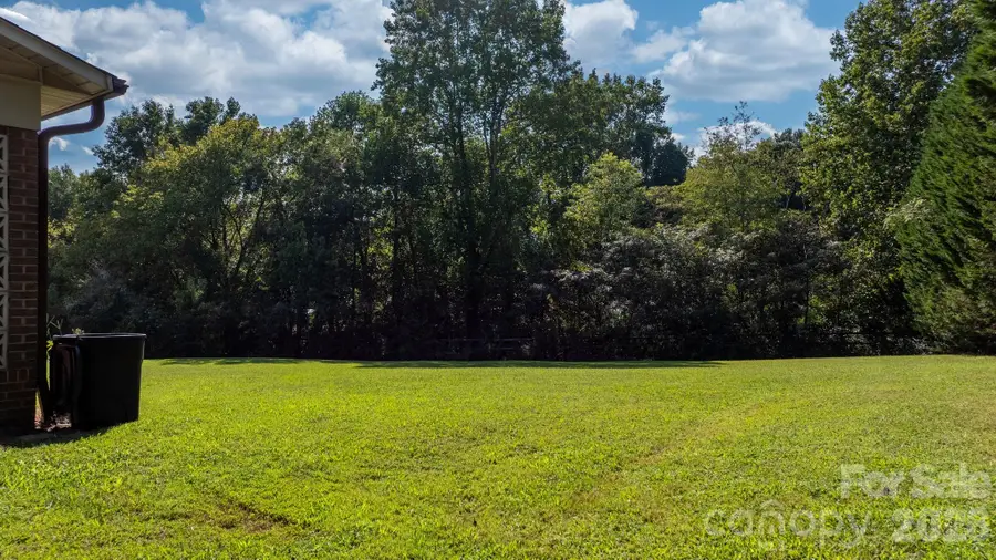 402 Dogwood Drive, Hickory, NC 28601 - #3