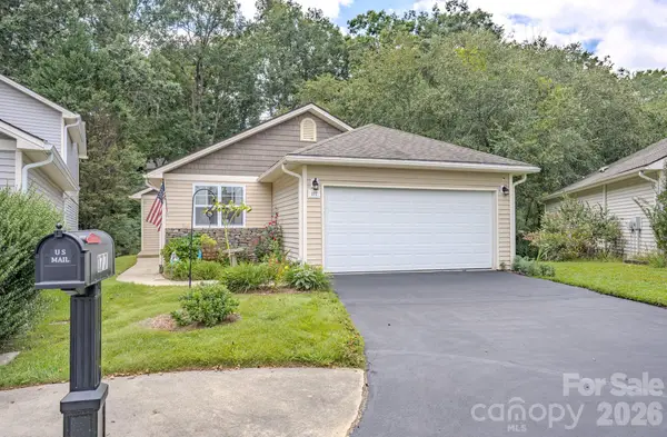 177 Clear Creekside Drive, Hendersonville, NC 28792