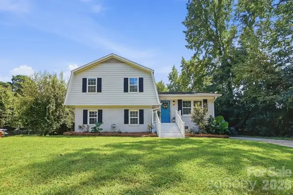 4400 Strangford Avenue, Charlotte, NC 28215