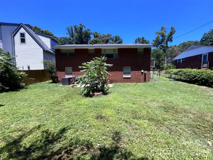 710 Manhasset Road, Charlotte, NC 28209 - #3
