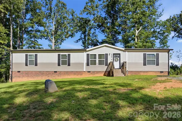 3194 Medicine Bow None, Claremont, NC 28610