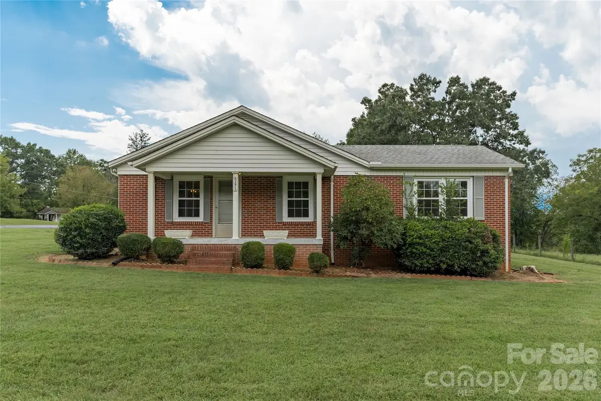 5271 Harris Farm Road, Hickory, NC 28602 - #1