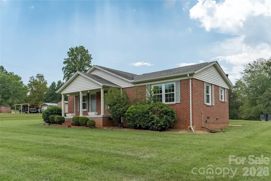 5271 Harris Farm Road, Hickory, NC 28602 - #3