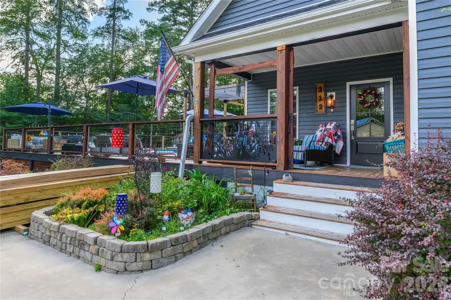 212 W Sunset Ridge Drive, Etowah, NC 28729 - #3
