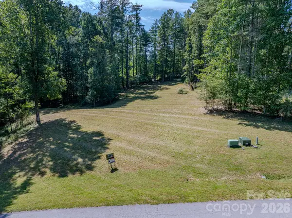 92 Crystal Heights Drive, Hendersonville, NC 28739