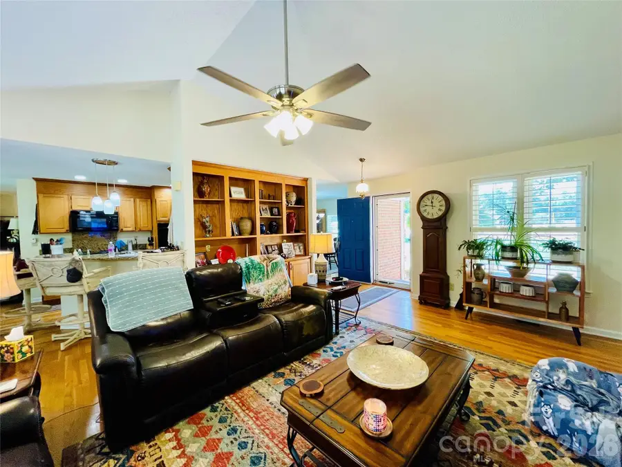 3001 Sunset Road, Charlotte, NC 28216 - #3