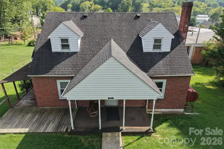 164 N Mitchell Avenue, Bakersville, NC 28705 - #2