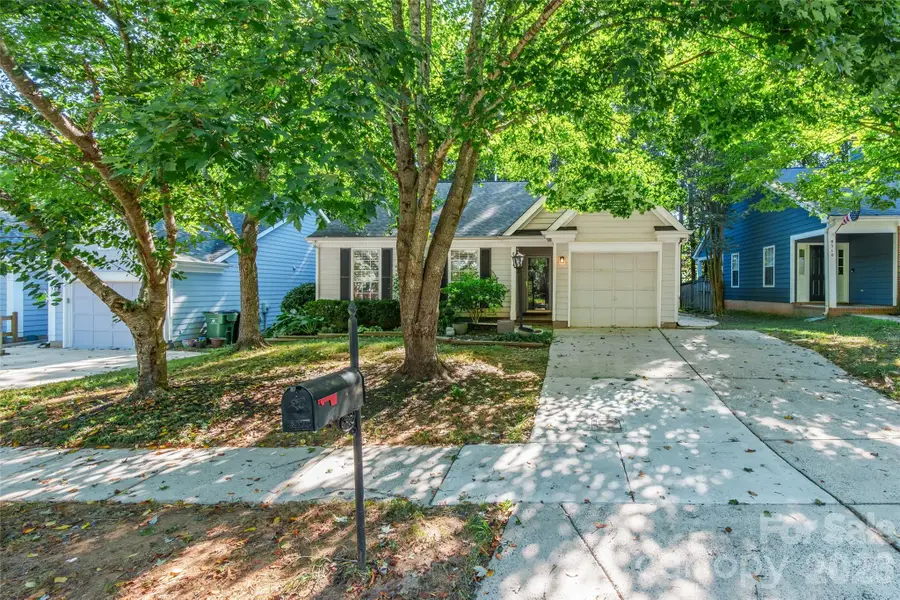 8514 Lockerbie Lane, Charlotte, NC 28215 - #2