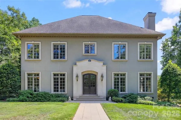 925 Harvard Place, Charlotte, NC 28207