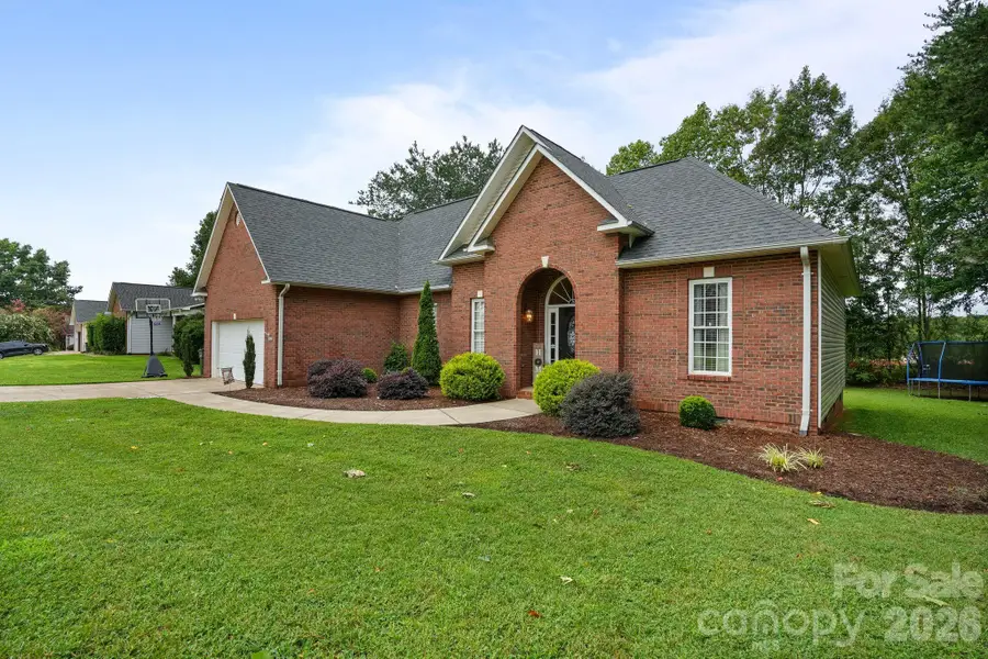 2925 24th Street Drive Ne, Hickory, NC 28601 - #2