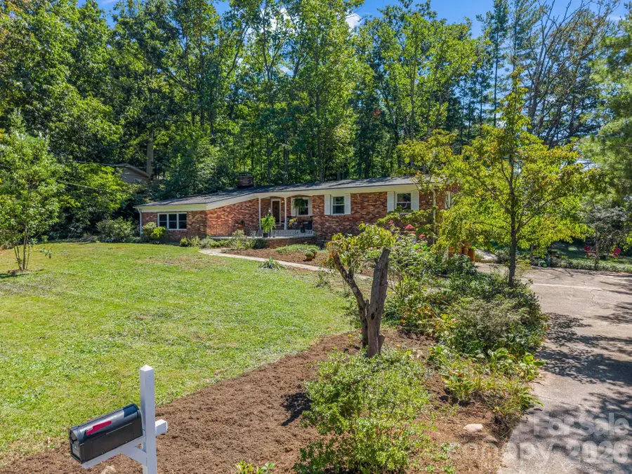 21 Sleepy Hollow Drive, Asheville, NC 28805 - #2