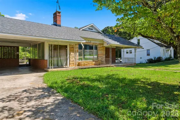 512 1st Street W, Conover, NC 28613