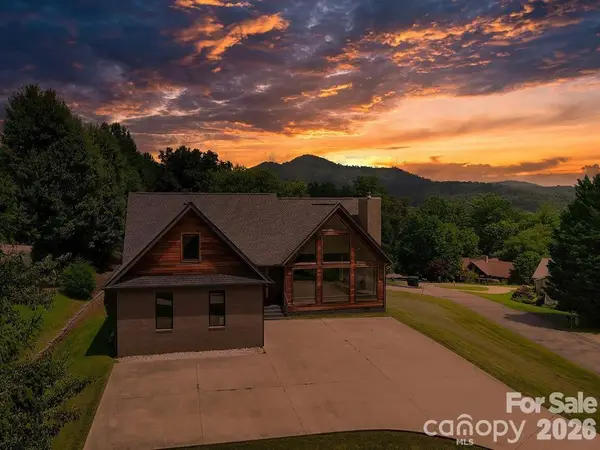 8 Nottingham Drive, Candler, NC 28715