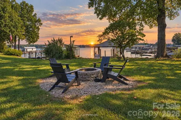 4954 Moonlite Bay Drive, Sherrills Ford, NC 28673