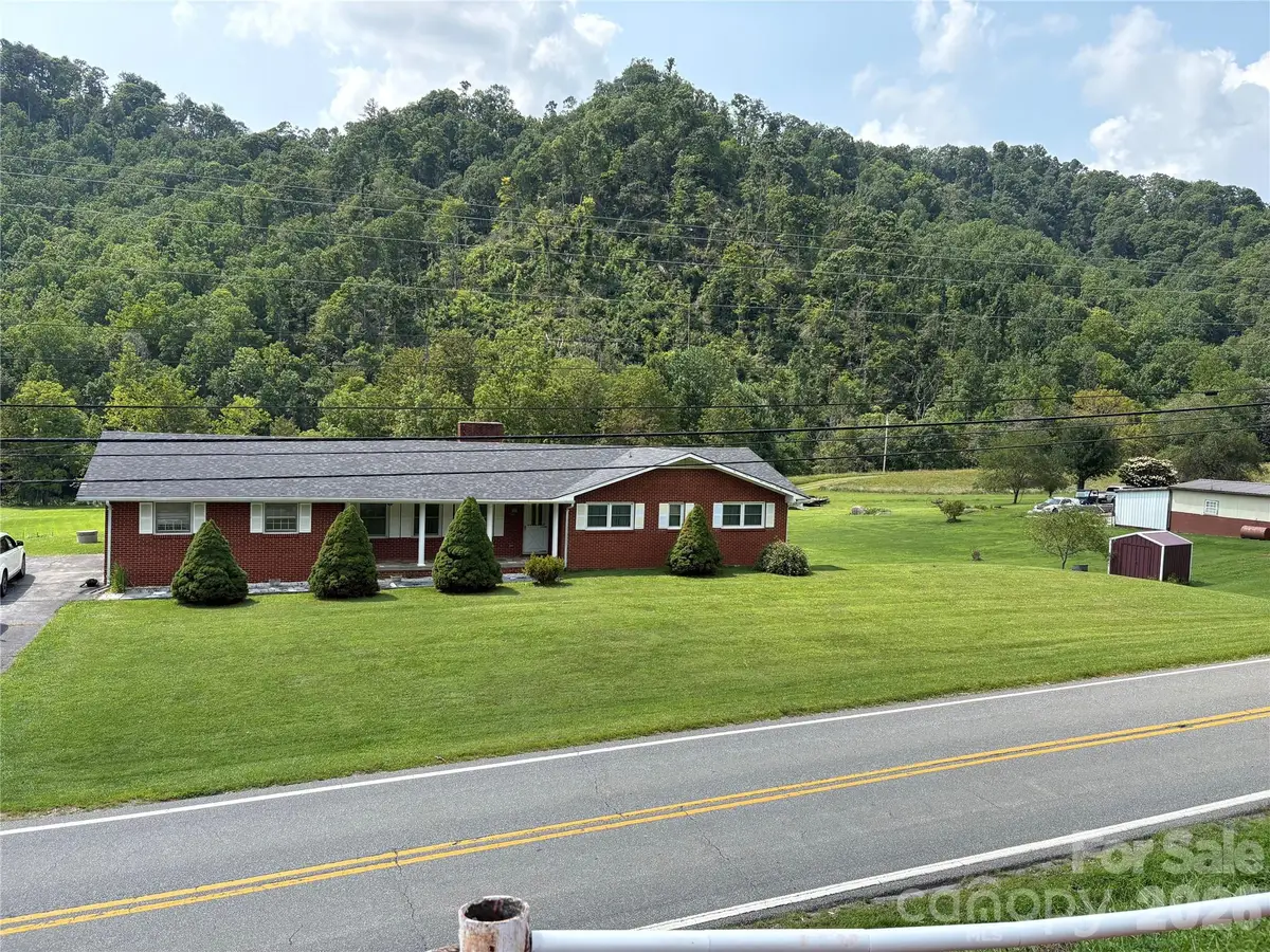 11141 Nc Highway 226 Highway, Bakersville, NC 28705 - #1