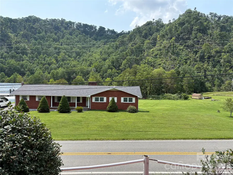 11141 Nc Highway 226 Highway, Bakersville, NC 28705 - #2