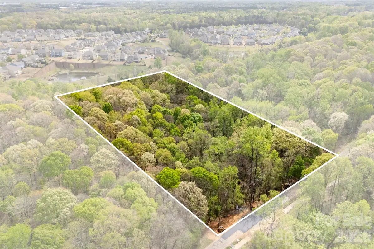 10601 Wildlife Road, Charlotte, NC 28278 - #1