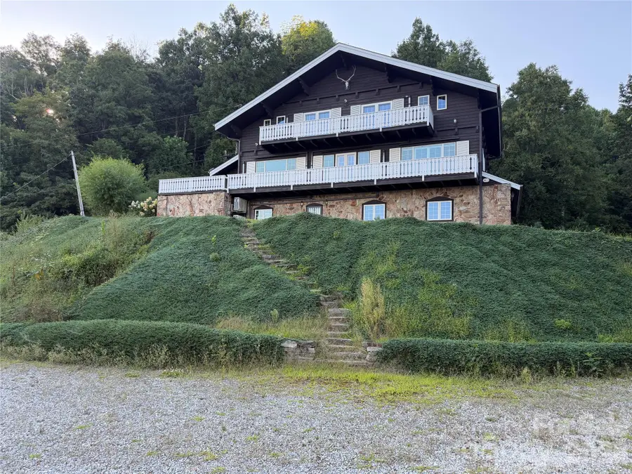 316 Grassy Mountain Road, Little Switzerland, NC 28749 - #2