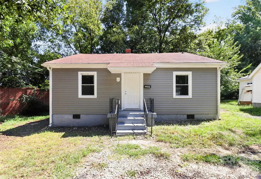 2304 Kennesaw Drive, Charlotte, NC 28216 - #2