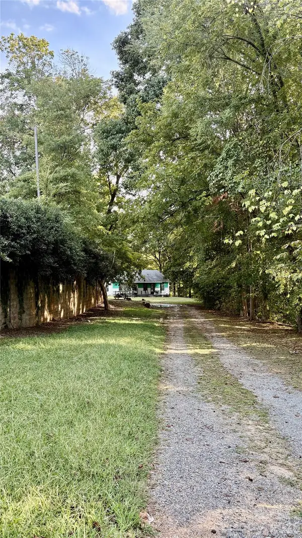 42 Sherwood Court Nw #115 &116, Concord, NC 28027