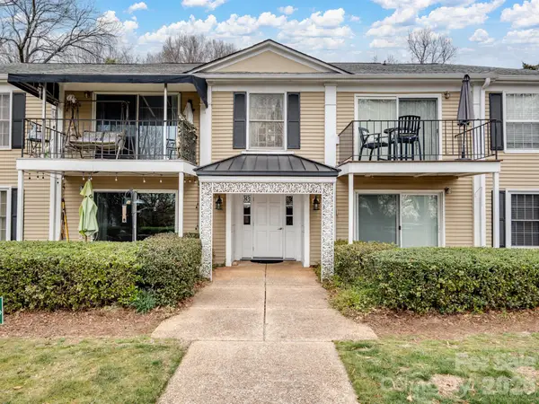 7034 Quail Hill Road, Charlotte, NC 28210