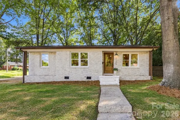 7126 Woodstream Drive, Charlotte, NC 28210