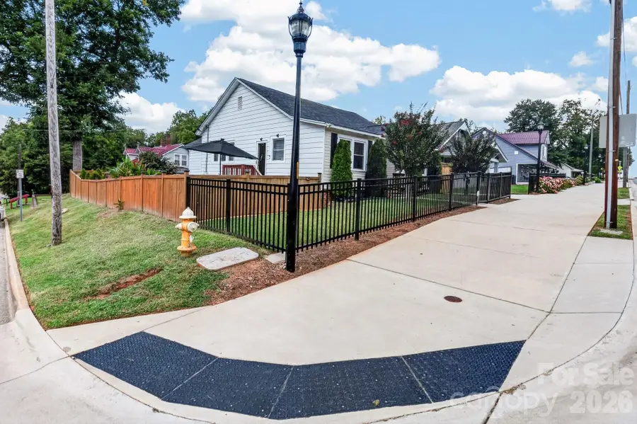448 1st Street Sw, Hickory, NC 28602 - #2