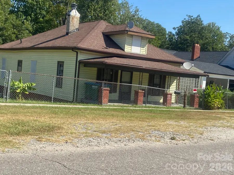 211 E Washington Avenue, Bessemer City, NC 28016 - #2