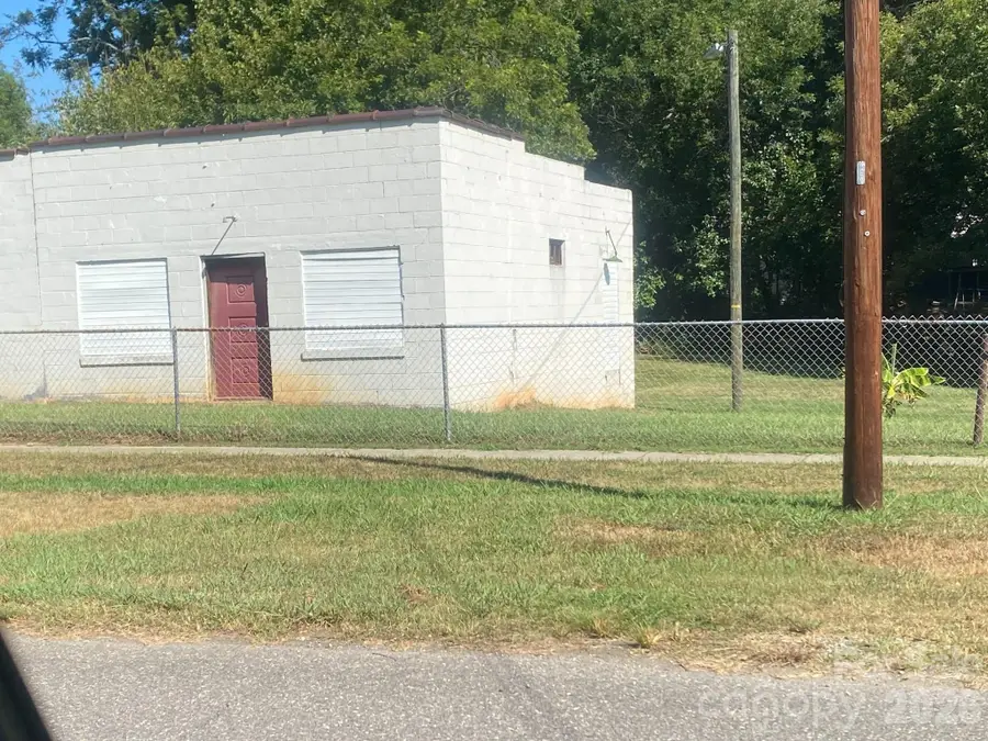 211 E Washington Avenue, Bessemer City, NC 28016 - #3