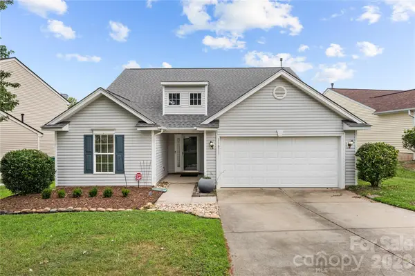 11811 Cheviott Hill Lane, Charlotte, NC 28213