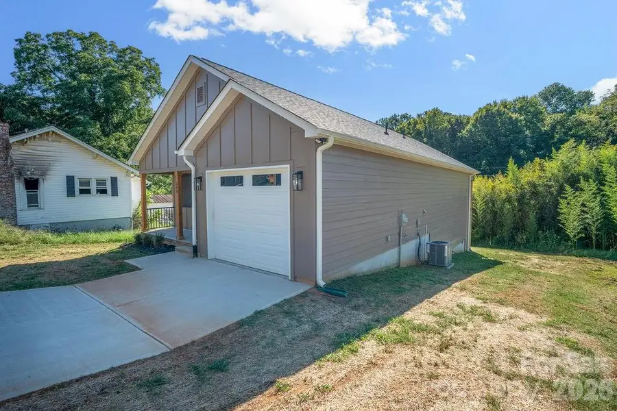 308 N Caldwell Avenue, Newton, NC 28658 - #3