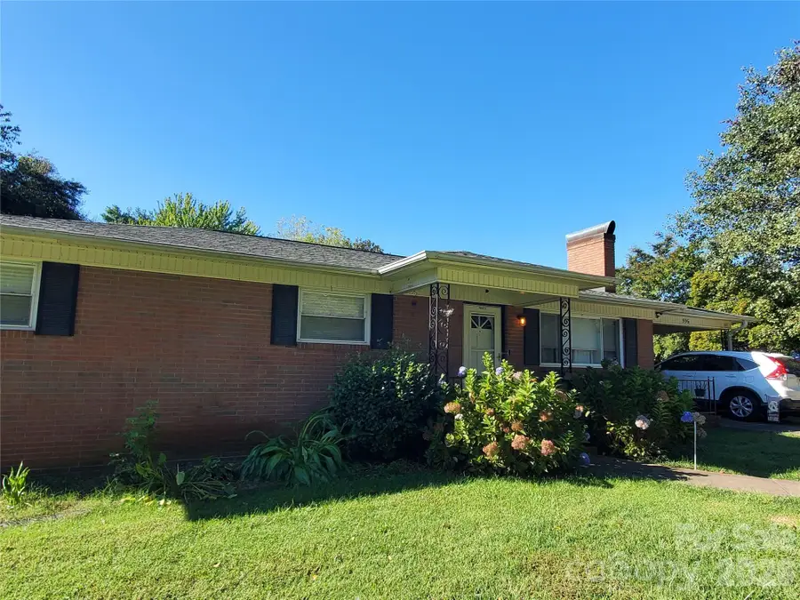 596 Georgia Avenue, Statesville, NC 28677 - #2