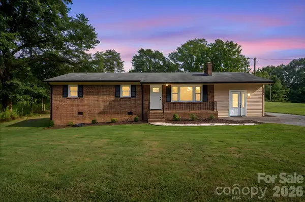 1081 Redleaf Trail, Lincolnton, NC 28092