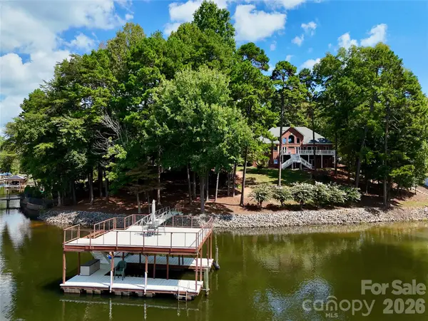 140 Holt Lane, Mooresville, NC 28117