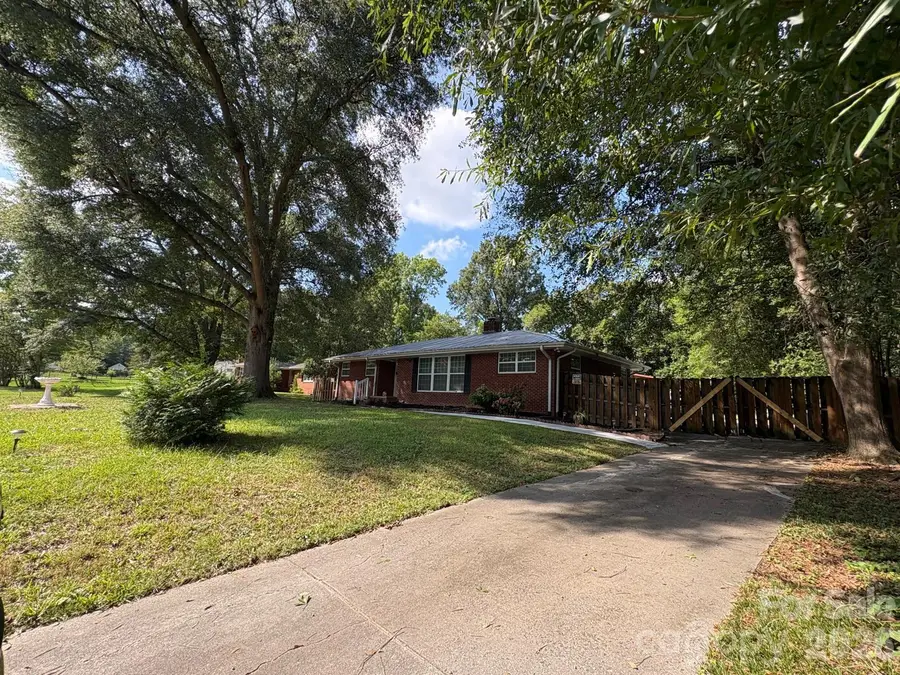 818 Hillcrest Avenue, Gastonia, NC 28052 - #3