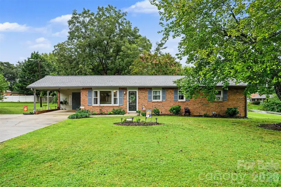 2712 33rd Avenue Ne, Hickory, NC 28601 - #3