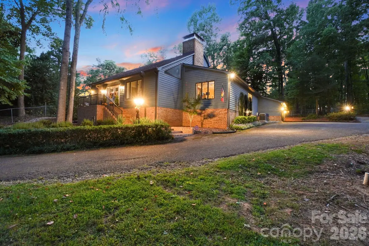 211 Lamplighter Lane, Mount Holly, NC 28120 - #1