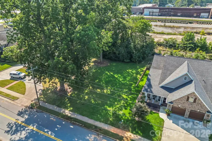 521 1st Avenue Nw, Hickory, NC 28601 - #3