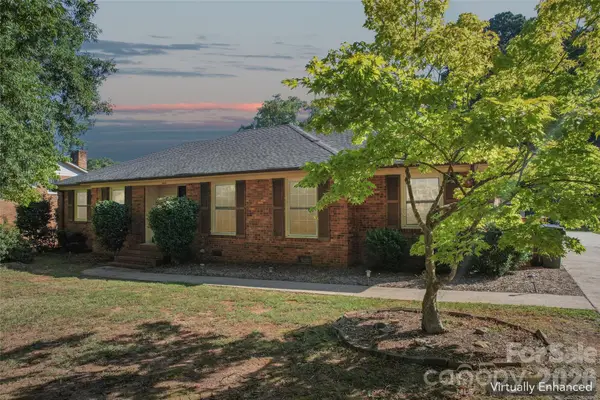 13507 Four Oaks Lane, Matthews, NC 28105